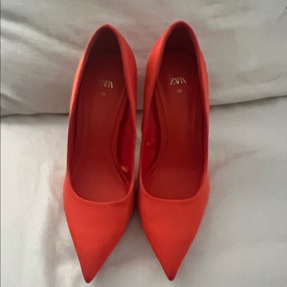 Zara Women's Orange-Red Heels